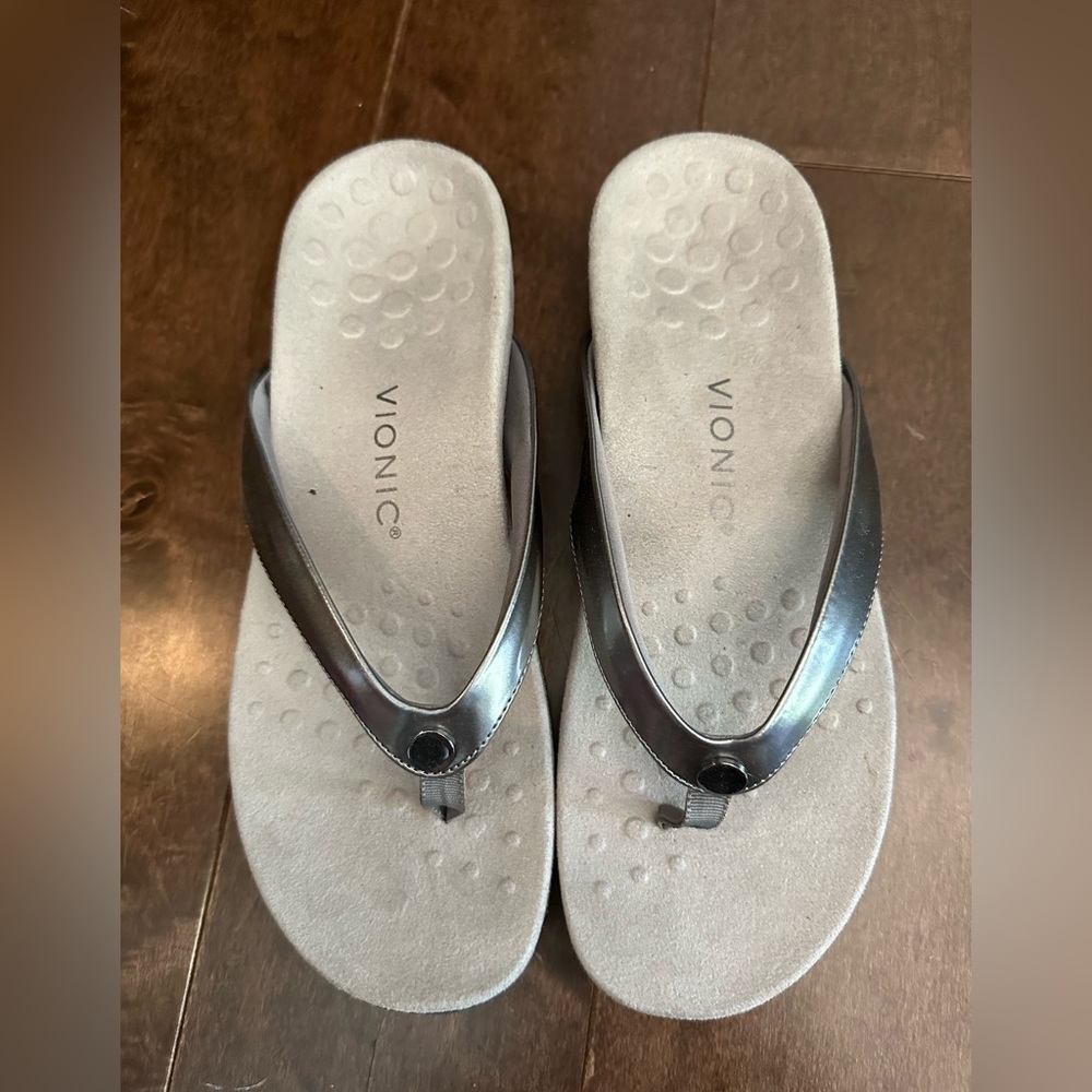 Vionic Sandals size 10